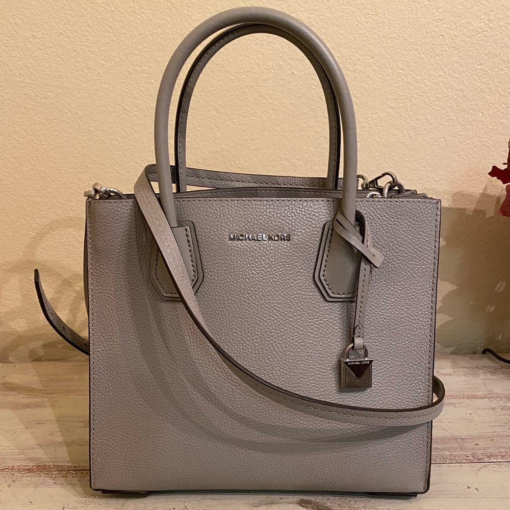 Michael Kors Medium Accordion Crossbody Tote